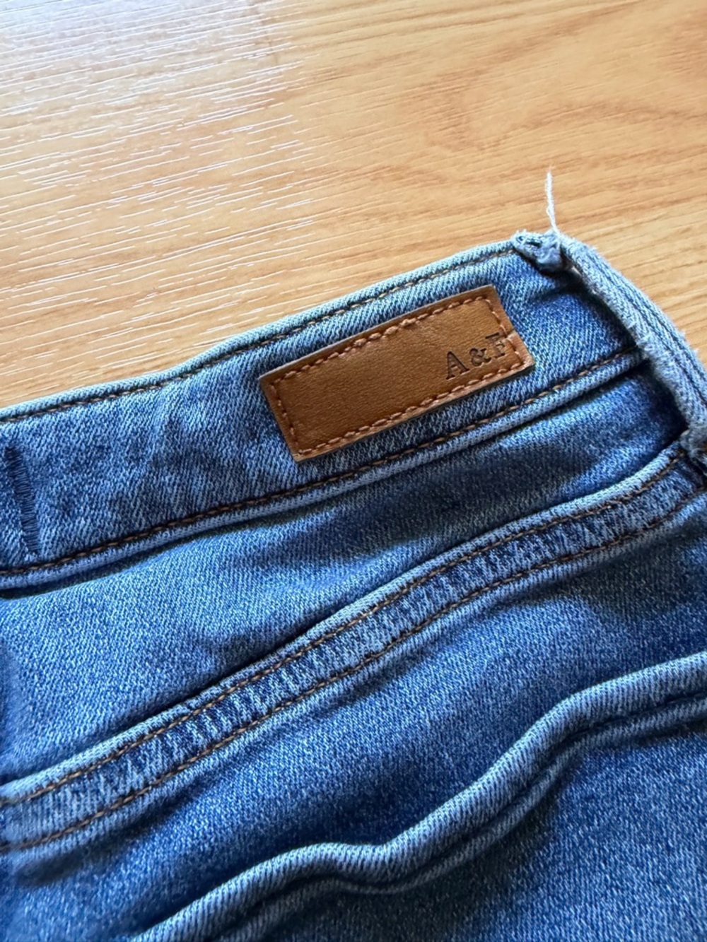 Abercrombie women’s distressed high rise super skinny light wash jeans y2k Retro - Picture 4 of 4